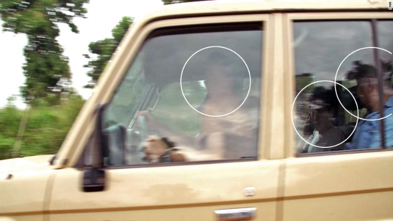 CNN spotted a car tracking the team&#39;s movements. Upon approaching the vehicle, most of its passengers tried to hide their faces. qhiqhhiezirrglv